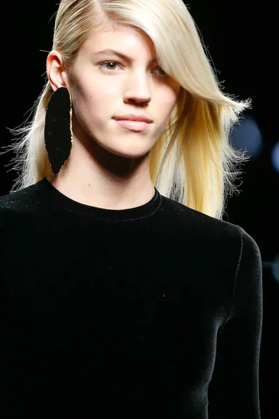 Look 95
